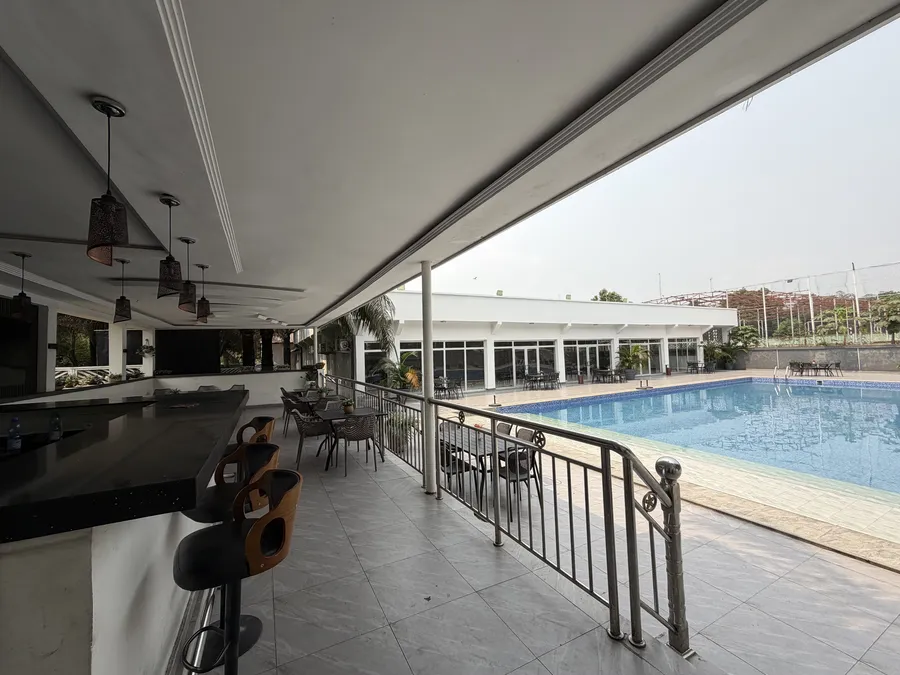 Piscine olympique · 50 m · Venus Village