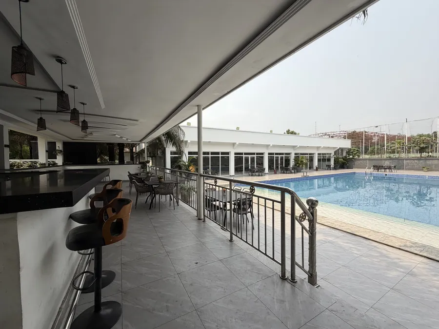 Piscine olympique · 50 m · Venus Village