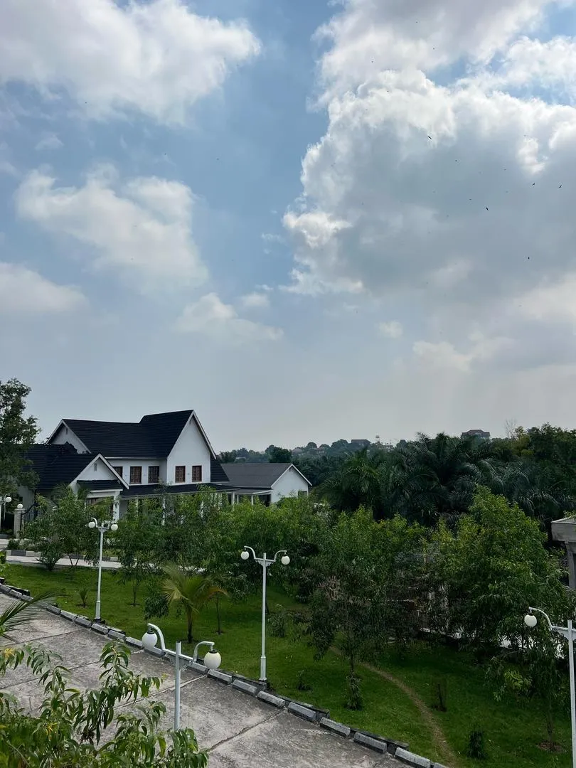 Le lac · Venus Village